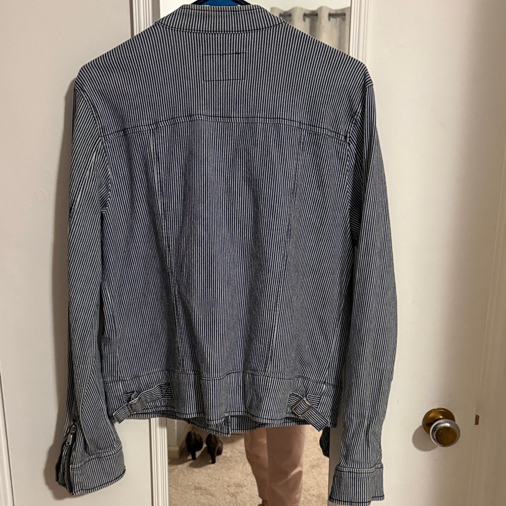 Banana Republic Navy and White Striped Jean Jacket - Picture 4 of 6